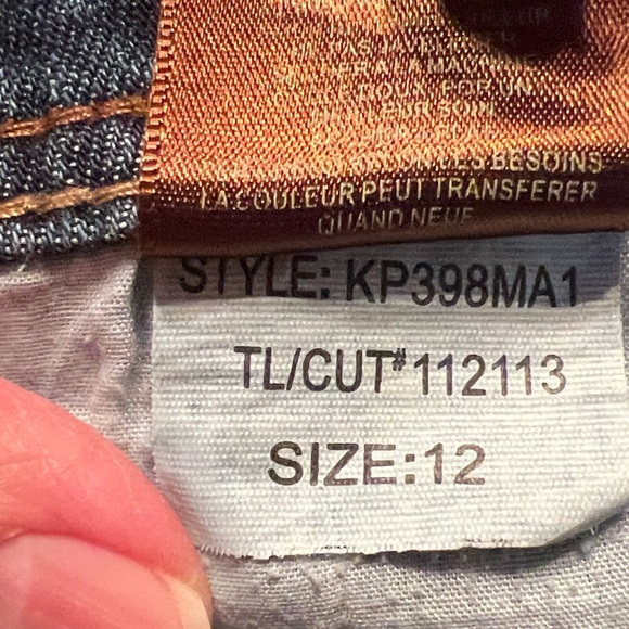 Kut from the Kloth Jeans Cuffed Crop 12 - Picture 10 of 10